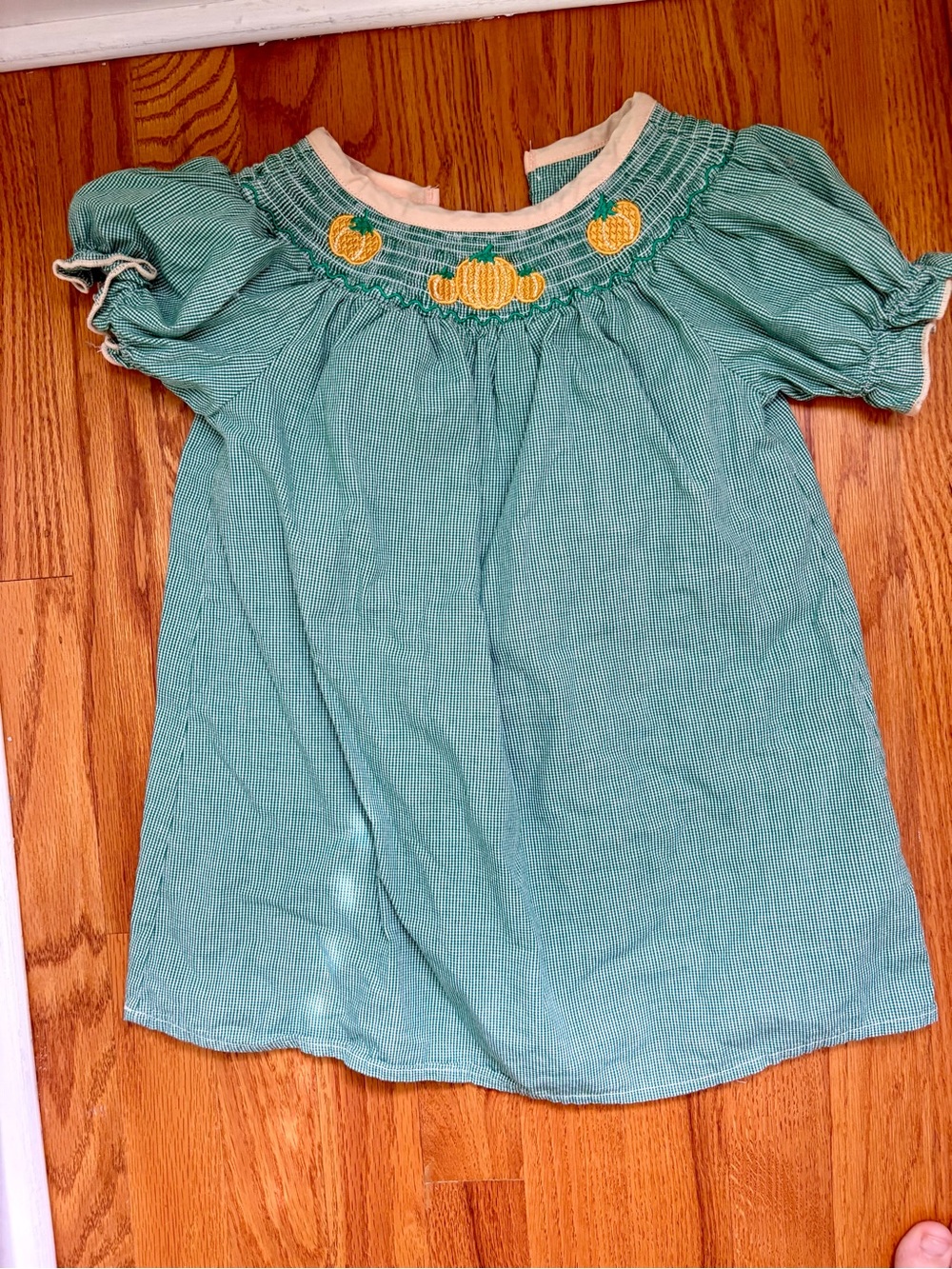 Girls' Green Smocked Puff-Sleeve Dress with Pumpkin Embroidery